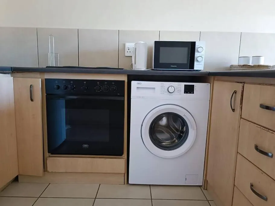 2-Bedroom Bliss @17 Cape Town Apartment