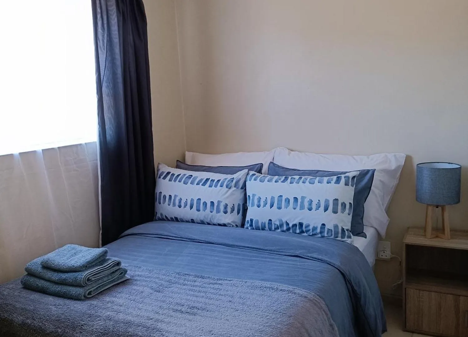 Apartment 2-Bedroom Bliss @17 Cape Town South Africa